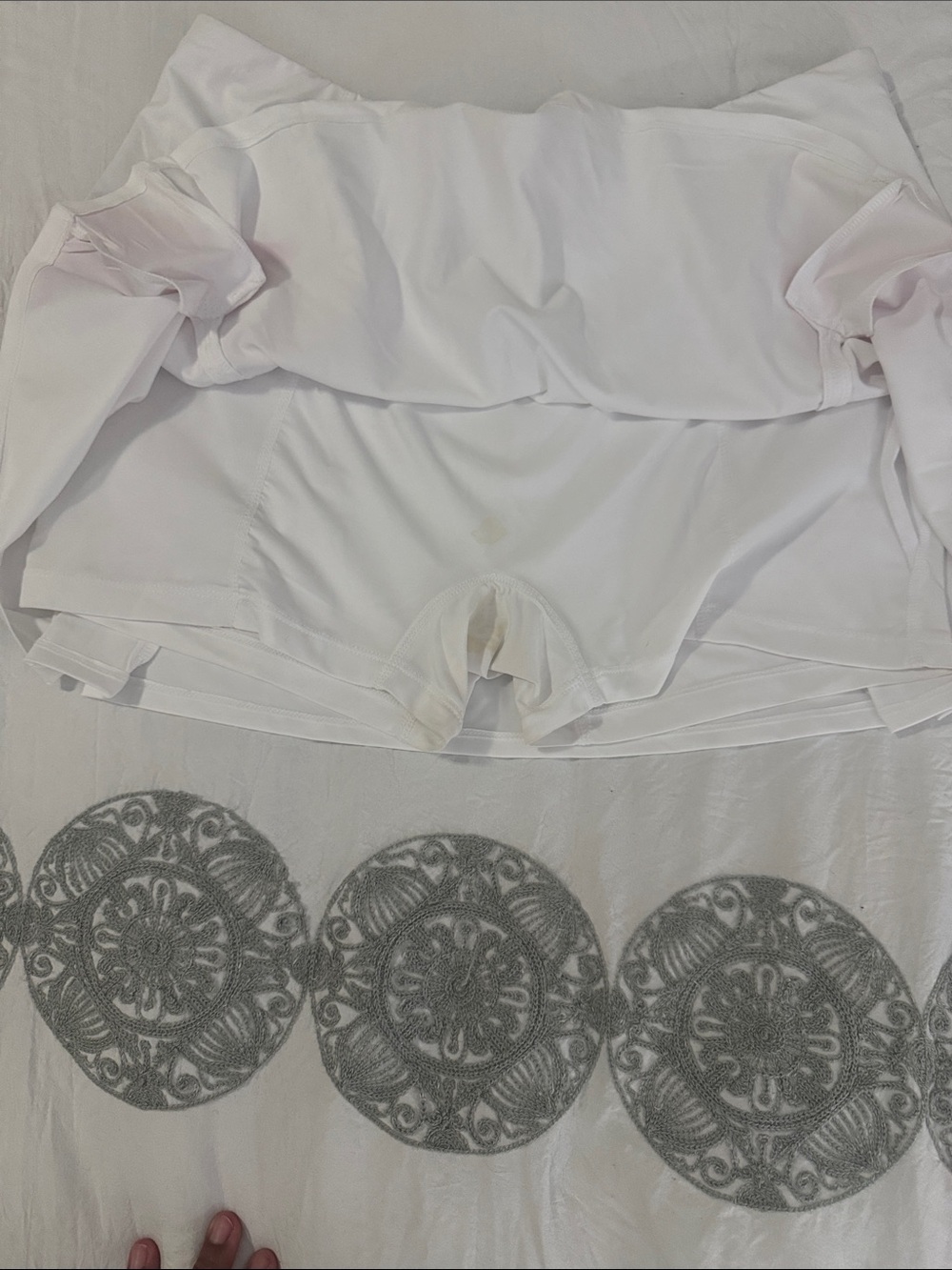 Tail White Athletic Skirt with Red Accent Stripes size L - Picture 5 of 8
